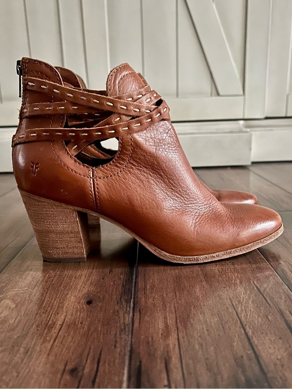 Frye Naomi Pickstitch Leather Ankle Booties - Size 9.5 - Picture 2 of 14